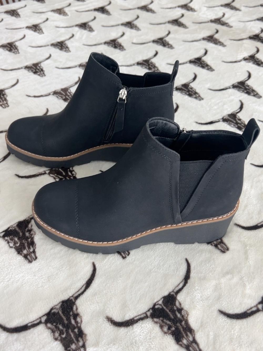 ATHLEFIT Black Wedge Chelsea Ankle Booties Size 8 Unworn